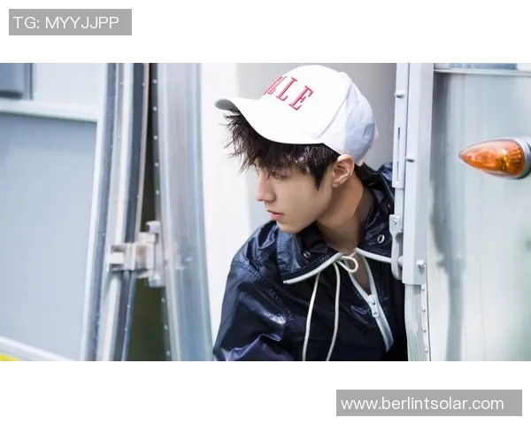 足球明星魅力四射的帅气瞬间尽显风采与个性