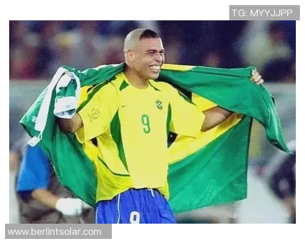 无敌足球明星的传奇名字盘点与他们的辉煌成就回顾